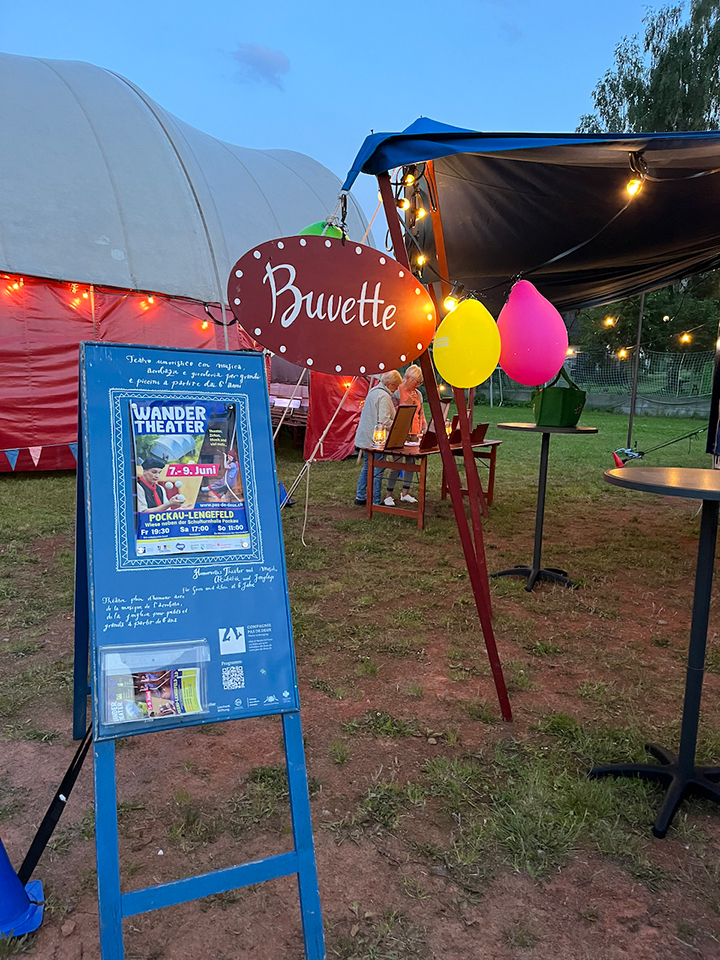 Besonders Abends herrscht eine ganz besondere Stimmung auf dem Festivalgelände